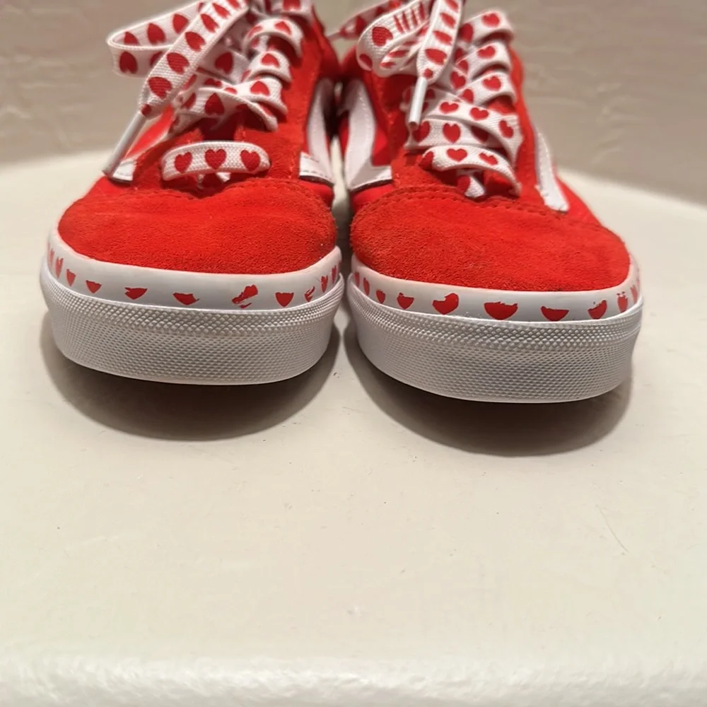 VANS Heart Foxing Old Skool Juniors Shoes Size 2.5 Red & White Leather/Canvas.
